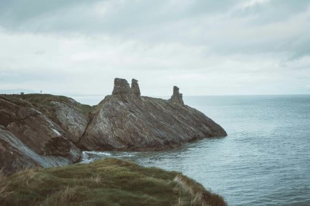 The Castle on the Cliff: Majestic, Magic, Manoir